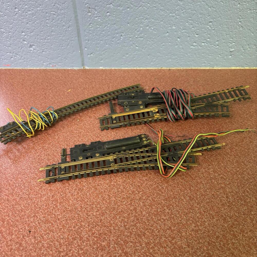 Lot 2 Atlas HO Snap Rail Left Switch & 1 Curve Terminal Track Brass Connectors